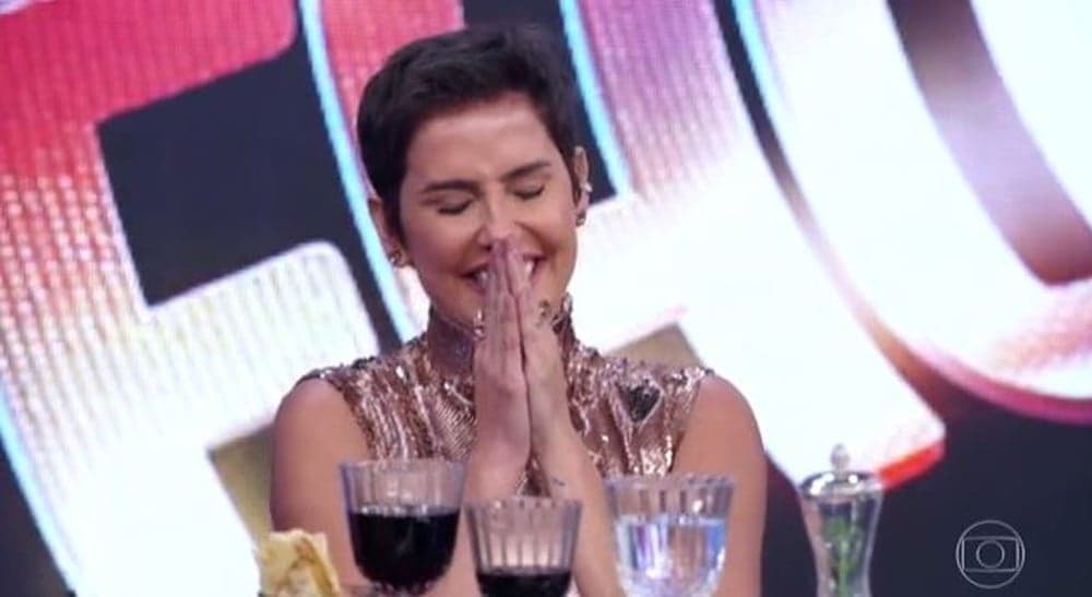Deborah Secco tem atitude "destruidora" com família, faz algo impensável e deixa todos surpresos