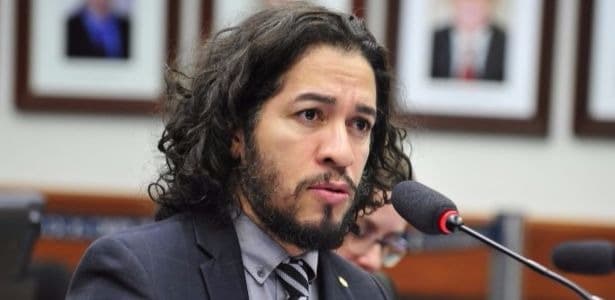 Em governo Bolsonaro, ex-BBB Jean Wyllys deixa o Brasil após ser ameaçado de morte