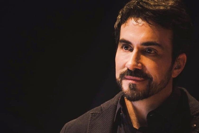 Padre Fábio de Melo lamenta ter conhecido a 'Jenifer do Tinder' e brinca sobre a música