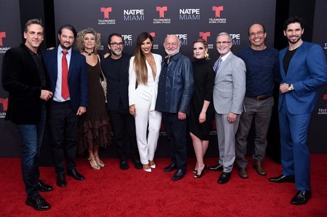 Carlos Ponce, Marcelo Serrado, Margarita Rosa de Francisco, José Luiz Villamarim, Gaby Espino, Silvio de Abreu, Laura Perico, Tony Plana, George Moura e Jason Day (Foto: Jonatan Estevez Photography) Carlos Ponce, Marcelo Serrado, Margarita Rosa de Francisco, José Luiz Villamarim, Gaby Espino, Silvio de Abreu, Laura Perico, Tony Plana, George Moura e Jason Day (Foto: Jonatan Estevez Photography)