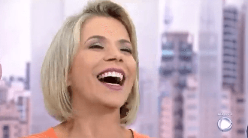 Reinaldo Gottino não se aguenta e revela intimidade de Keila Jimenez ao vivo na Record