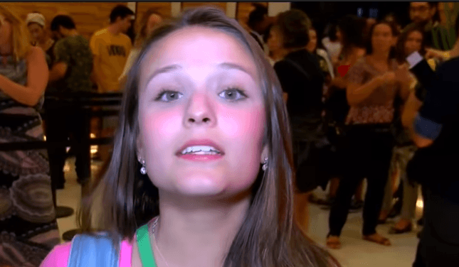 Larissa Manoela dá detalhes de como será o seu festão de 18 anos
