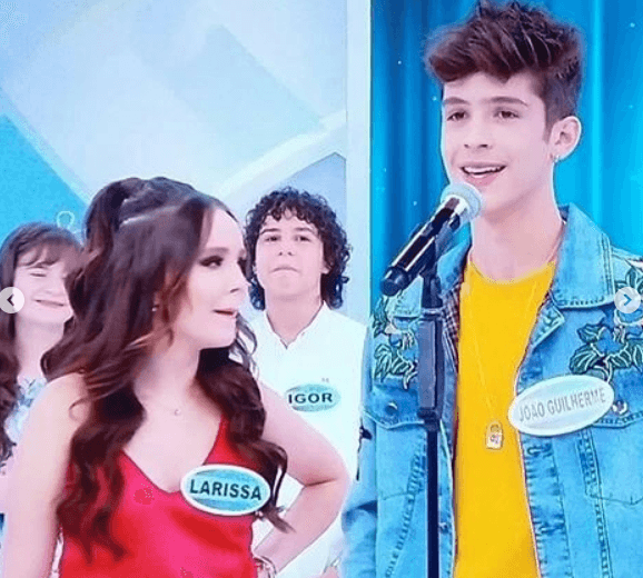 Flávia Pavanelli, ex de Kevinho, e Larissa Manoela protagonizam momento engraçado no programa Silvio Santos