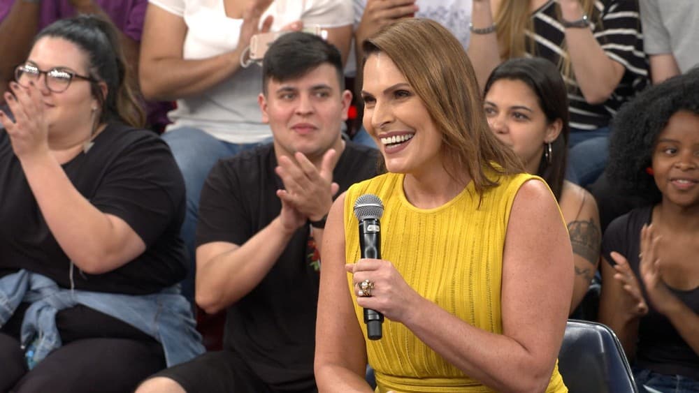 Karol Conka resolveu participar do quadro "Carona com Laura Muller"
