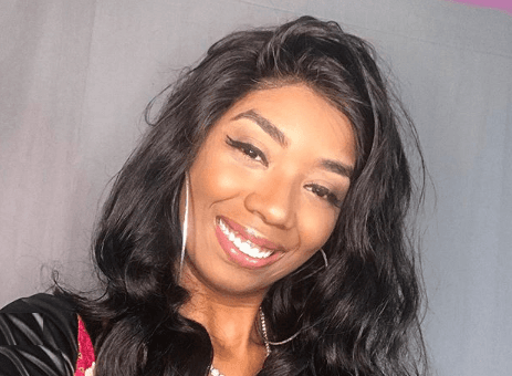 Irmã da Ludmilla surge em fotos de biquíni e deixa seguidores chocados com o corpão aos 20 anos