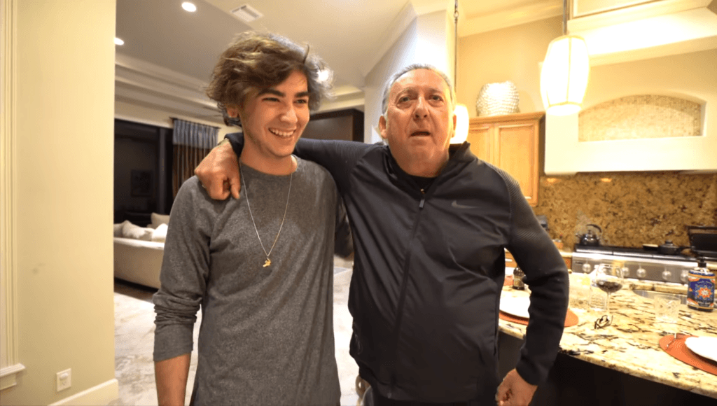 Filho de Galvão Bueno surpreende e revela detalhes da vida de luxo da família