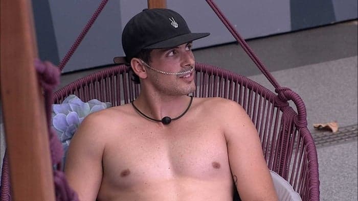 No BBB19, Maycon reclama de mal estar, é "atacado" por Paula e faz revelação