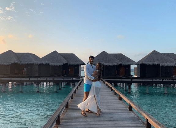 Nicole Bahls viaja para as Maldivas em lua de mel e se hospeda em hotel caríssimo
