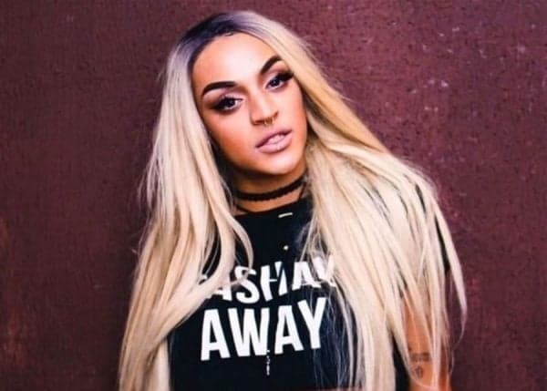 Pabllo Vittar surge de biquíni e recebe elogios dos fãs