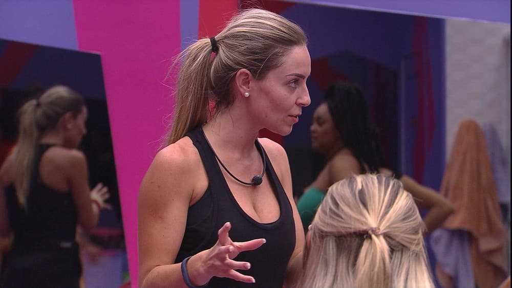 BBB19: Paula se irrita, perde o controle e detona participantes