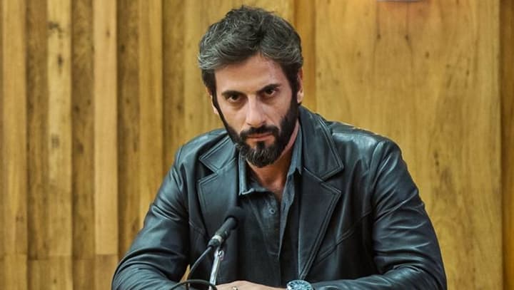 Prestes a estrear em nova novela, Flávio Tolezani não quer que o público esqueça seu vilão de O Outro Lado do Paraíso