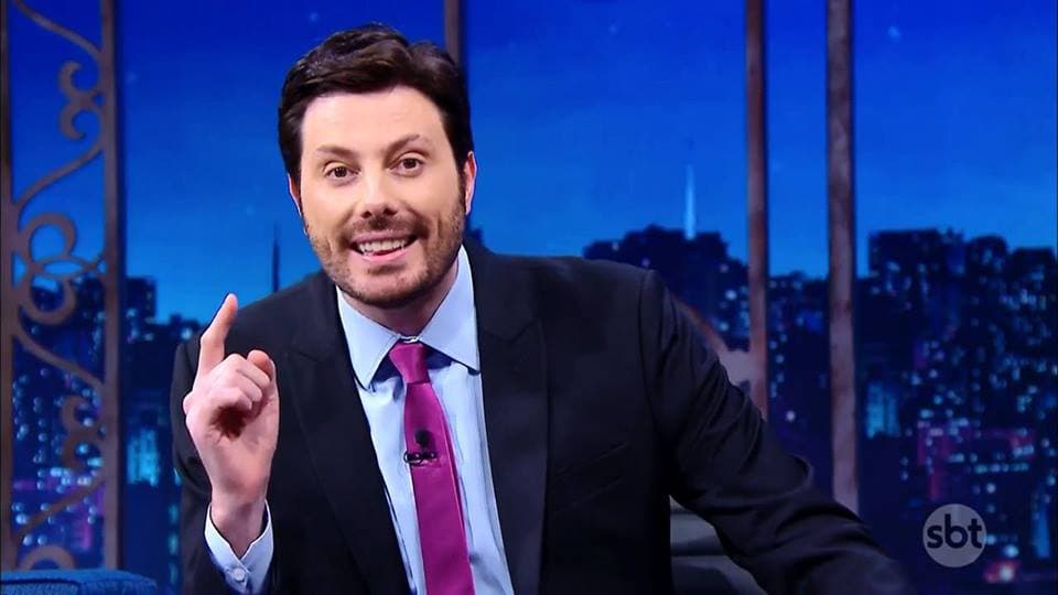 Danilo Gentili surpreende e detona contratado da Record em rede social
