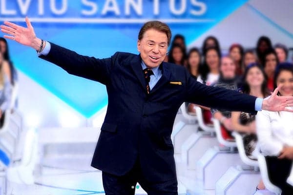 SBT faz chamada diferenciada, convida telespectadores a assistir Silvio Santos e comemora prêmio