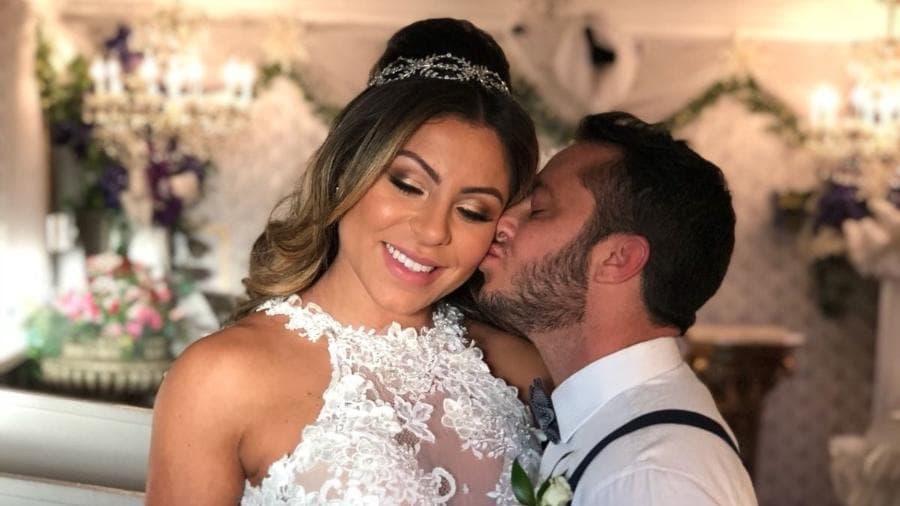 "Era só uma ficadinha de curiosidade'' diz Thammy Miranda ao celebrar um ano de casamento