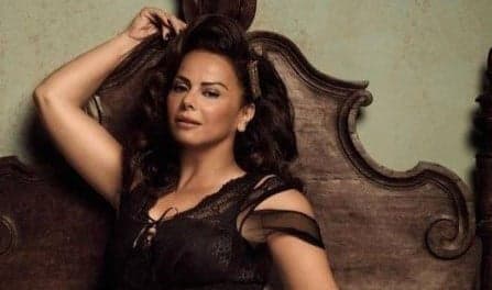Viviane Araújo publica foto de carnavais passados e desabafa: "Muitas alegrias, algumas decepções"