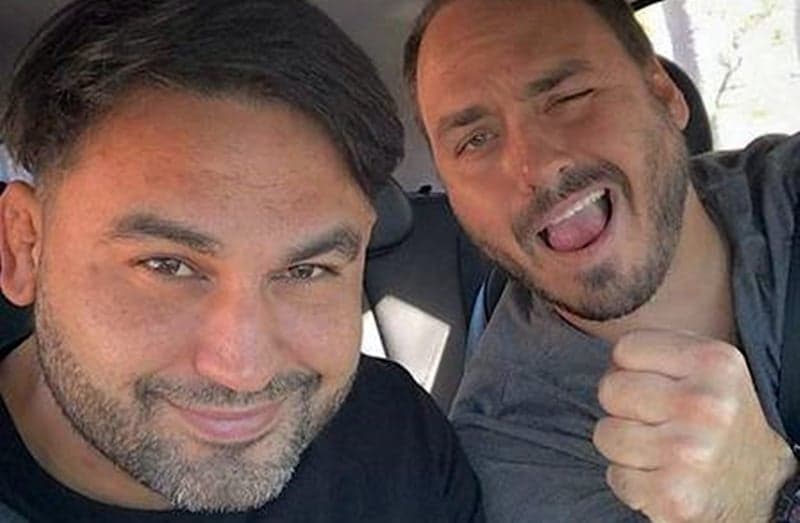 Jornal afirma que Carlos Bolsonaro tem uma namorada e ele se revolta: "Mentirosos!"