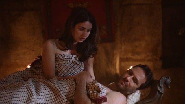Jesus: Petrônius dorme com Noemi mas sofre ao pensar em Maria Madalena