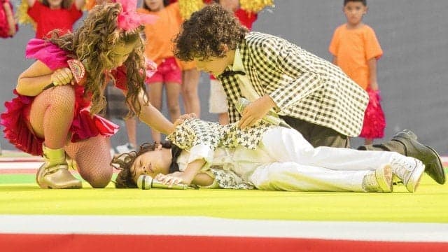 Verão 90: João desmaia no meio do show e choca a todos
