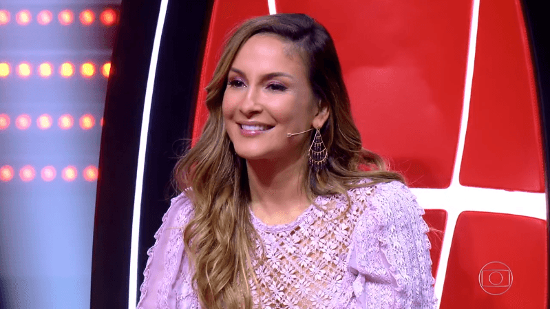 Claudia Leitte faz parceria inesperada para promover lançamento