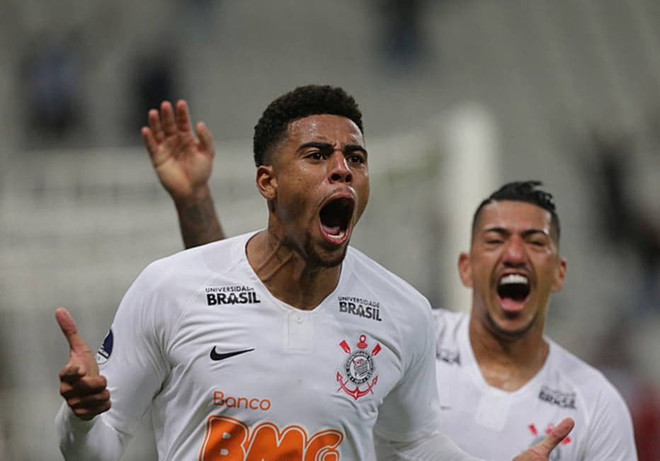 Corinthians faz RedeTV! ultrapassar a Globo em audiência e liderar durante os pênaltis