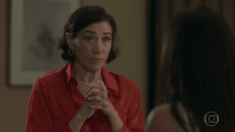 Valentina (Lília Cabral) e Laura (Yanna Lavigne) em cena de O Sétimo Guardião (Foto: Reprodução/Globo)