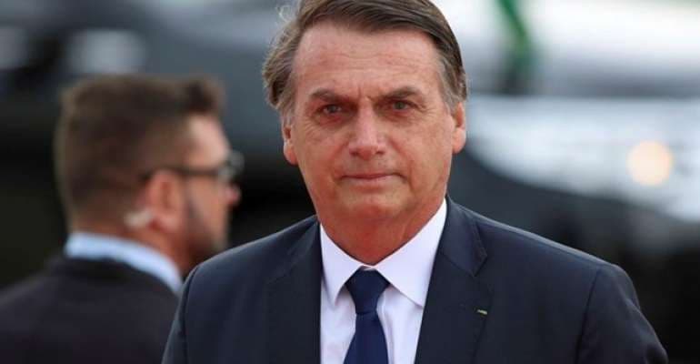 Após ser acusado de acabar com o Carnaval, Jair Bolsonaro tenta passar mensagem positiva