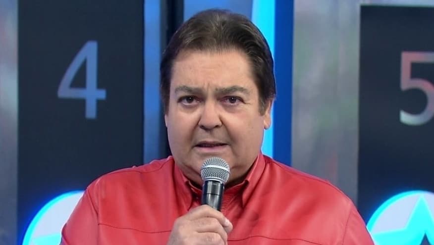 Participante do BBB19 fica bêbada na Globo, se descontrola e ataca o Faustão: "Falso!"