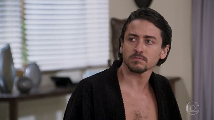 Verão 90: Jerônimo é desmascarado na frente de todos e fica em pânico