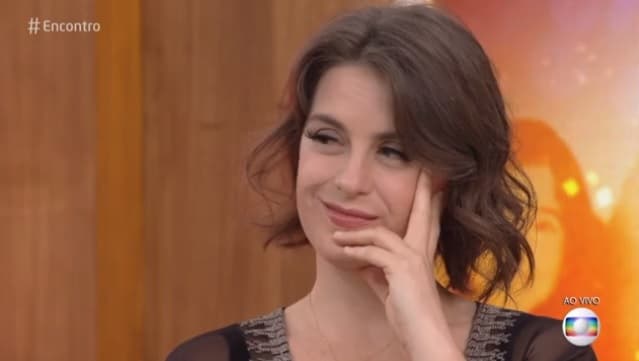 Alessandra Maestrini vai a Globo e choca ao se aconselhar no passado: "Não precisa fingir que você tem outra sexualidade"