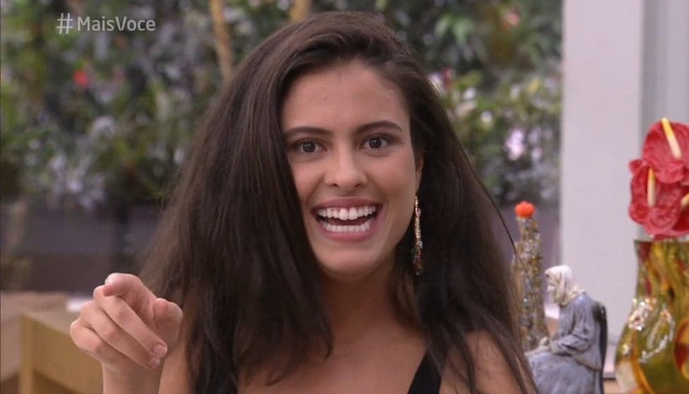Solteira, Hana leva mulher para o motel e expõe conversa picante na Globo: "Senta na minha cara"