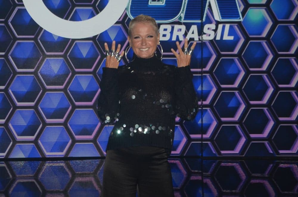 Globo aceita receber Xuxa para entrevista, mas Record veta apresentadora, que faz revelação
