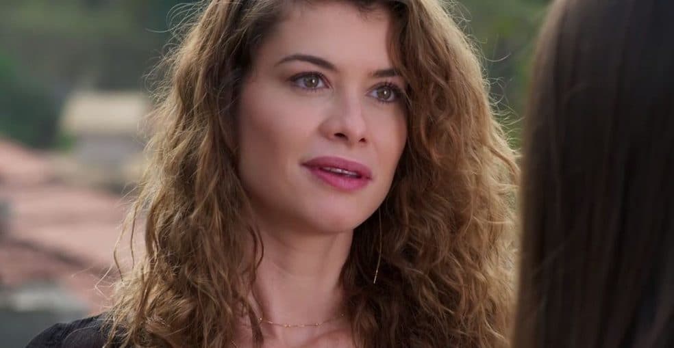 Espelho da Vida: Isabel descobre segredo e prende Cris no passado