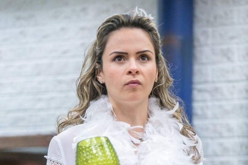 Ex-BBB Ana Paula Renault revela problemas com ansiedade e faz desabafo sobre estado emocional