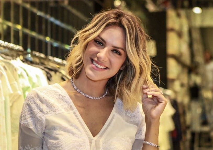 Giovanna Ewbank diz que vai morar fora do país, faz revelações sobre sua aparência e desabafa sobre novo ano