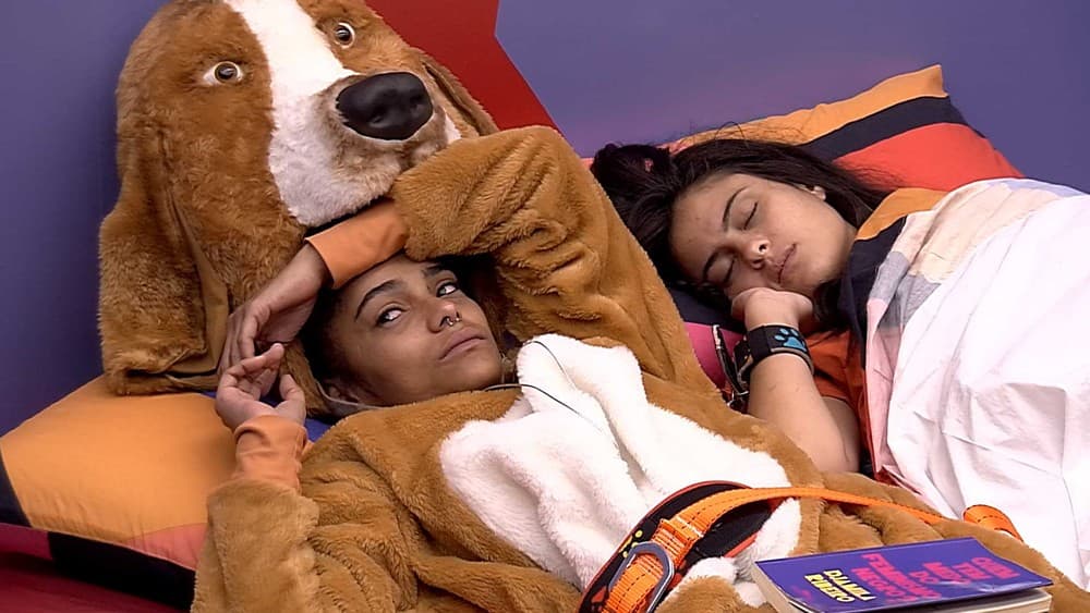 No BBB19, Gabriela se desespera e faz pedido a Rodrigo: "Preciso da sua ajuda"