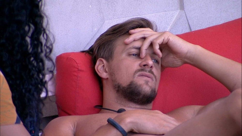 Após causar punição no BBB19, Diego surpreende e se desculpa com colegas