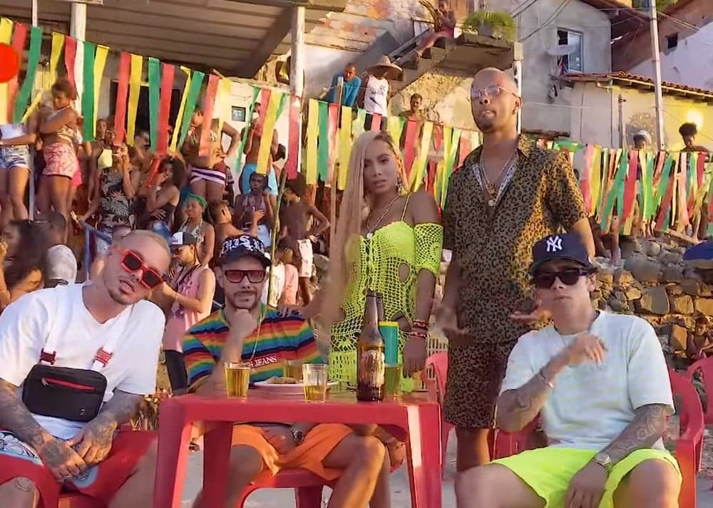SAIU! Confira o clipe ''Bola Rebola'' estrondoso e sensual de Anitta e J Balvin