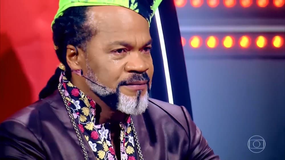 Carlinhos Brown se derrete em lágrimas durante batalha no The Voice Kids e causa grande comoção