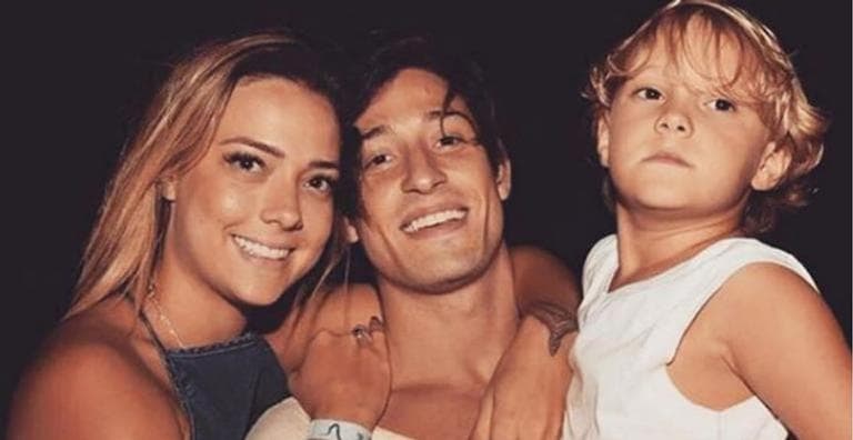 Vinicius Martinez se declara para esposa Carol Dantas, ex de Neymar, e para o filho Valentin: "Que sorte"