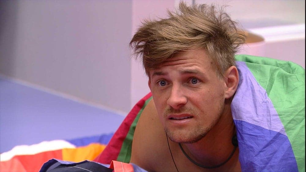 BBB 19: Diego tenta se explicar para namorada e diz que Hariany provocava: "a gente é homem"
