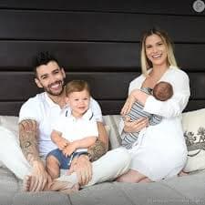 Andressa Suíta compartilha clique incrível do filho