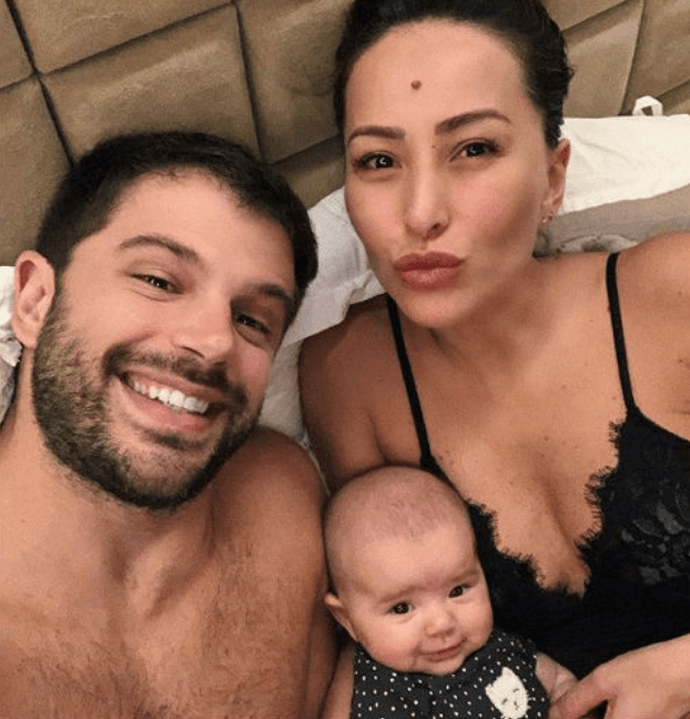 A tal foto que deu o que falar de Duda Nagle, Sabrina Sato e Zoe com "sorriso enigmático" (Foto: Reprodução/ Instagram) A tal foto que deu o que falar de Duda Nagle, Sabrina Sato e Zoe com "sorriso enigmático" (Foto: Reprodução/ Instagram)