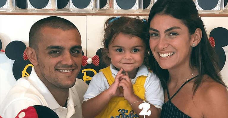 Felipe Simas organiza festa na escola para celebrar mais um ano de vida da filha