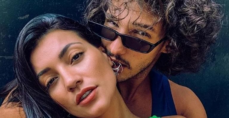 João Zoli recebe cantada de vizinha, e sua namorada Gabi Prado perde a linha e parte pro ataque