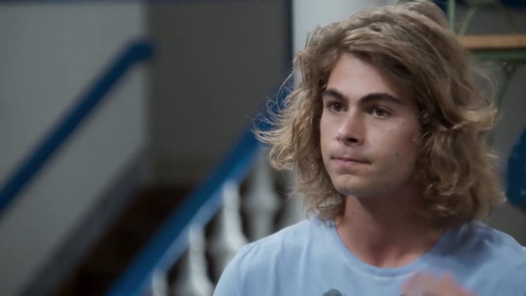 Verão 90: Jerônimo apronta e João fica preso por três anos acusado de assassinato