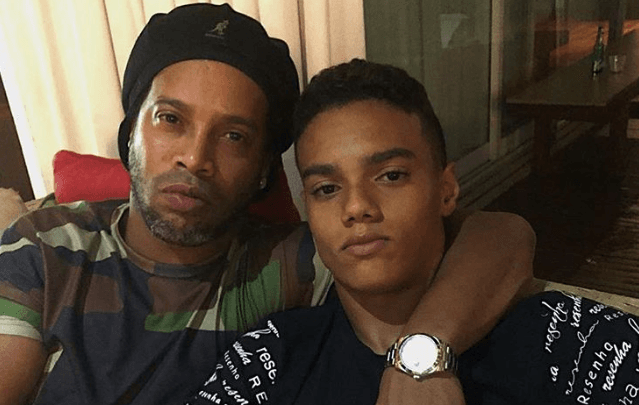 A cara do pai: Conheça João Mendes, o filho "secreto" e de 14 anos do jogador Ronaldinho Gaúcho