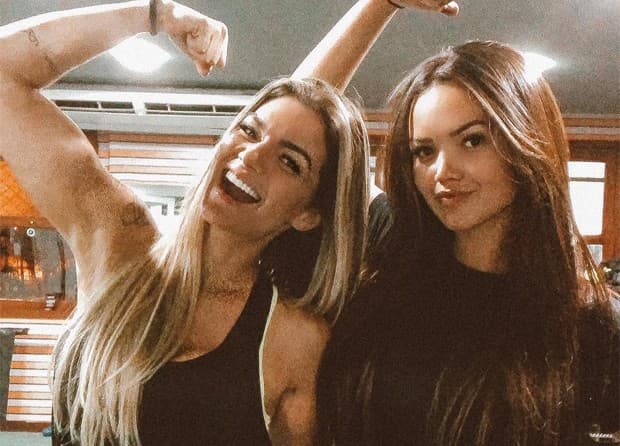 Suzanna Freitas, filha de Latino e Kelly Key, abre o jogo e afirma que não aguenta mais ser confundida com a mãe