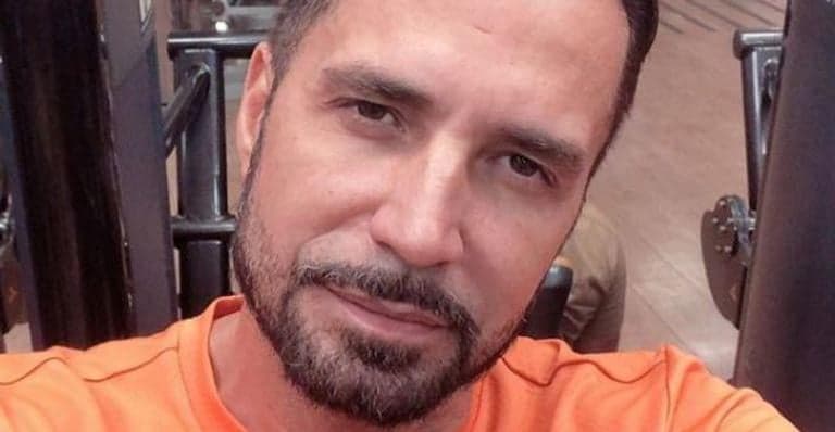 Após polêmica, Latino reúne alguns de seus filhos, exclui os demais e cria nova confusão