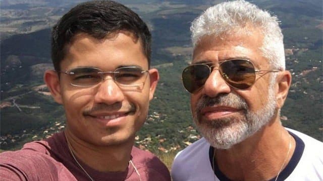 Em Valentine's Day, Lulu Santos mostra seu romantismo e faz serenata para o noivo