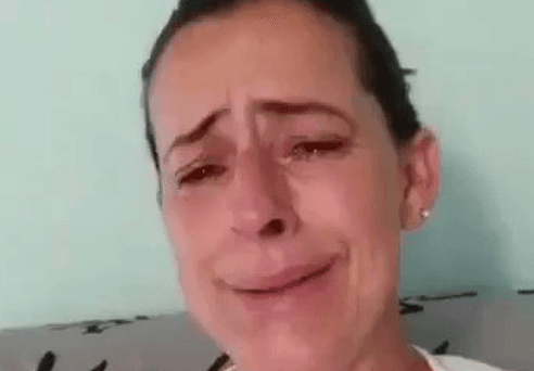 Mãe de Maycon do BBB19 vai aos prantos e se desespera ao explicar acusações de racismo; veja o vídeo